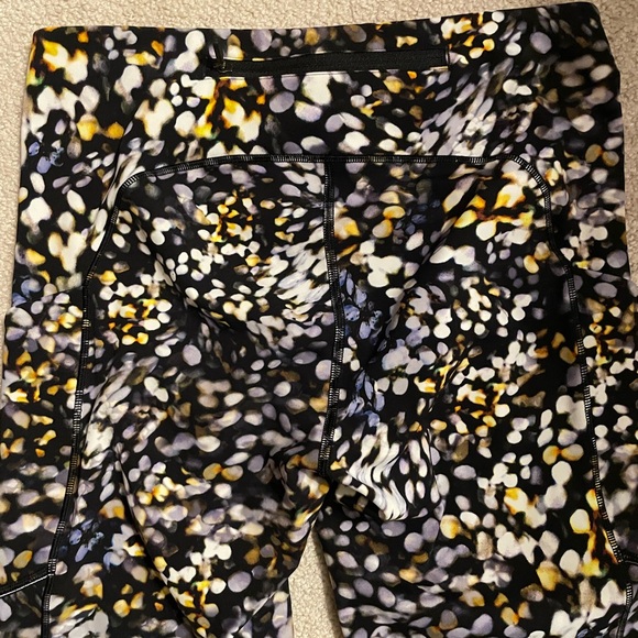 Lululemon leggings - Picture 3 of 4